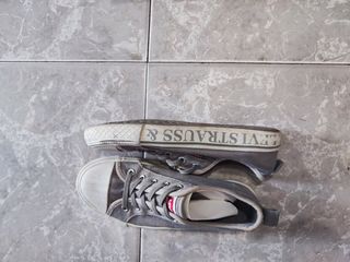 Bambas Levi's grises y blancas talla 35