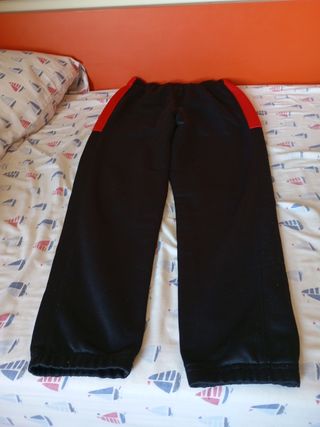 Chándal Nike Negro y Rojo