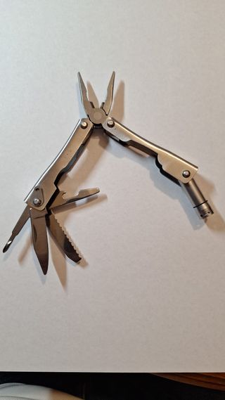 Multiutensile tascabile in acciaio