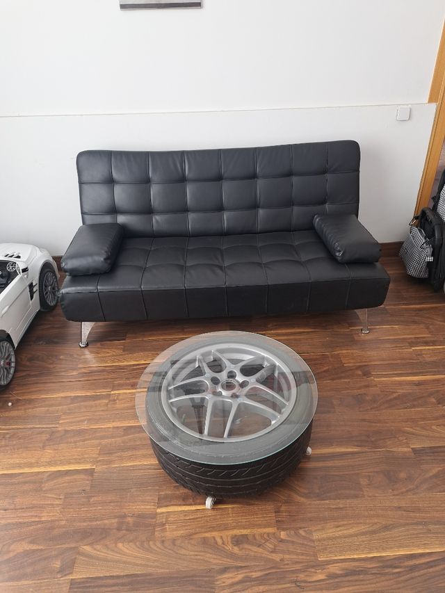 Mesa Llanta BBS + Sofá cama Negro