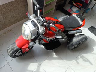 Moto a batería infantil roja