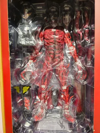 Hot Toys Carnage Deluxe 1/6 Scale Figure