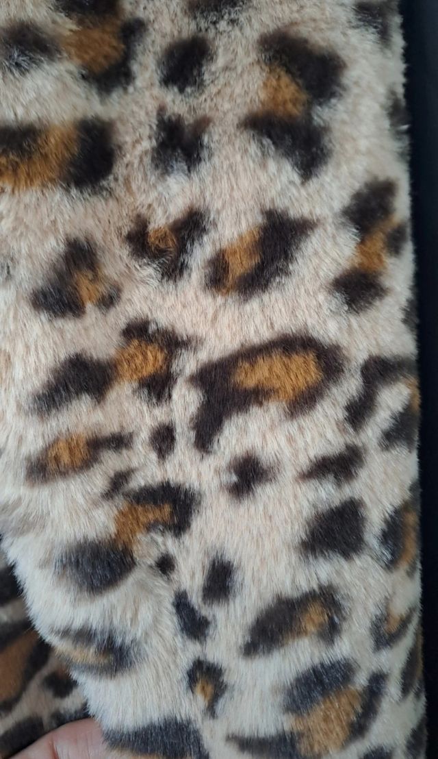 Abrigo estampado animal print