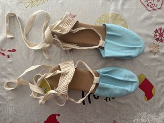 ALPARGATAS COMBINADAS BEIGE Y AZUL