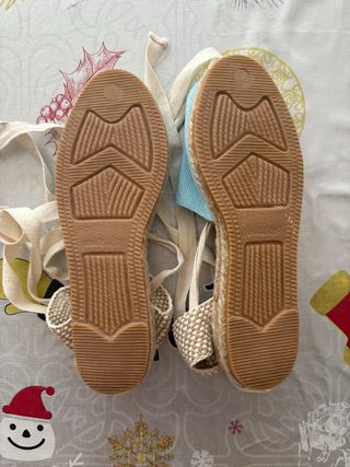 ALPARGATAS COMBINADAS BEIGE Y AZUL