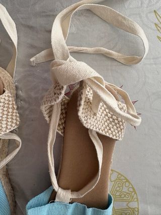 ALPARGATAS COMBINADAS BEIGE Y AZUL