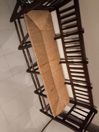 Banco antiguo madera y enea