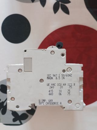 Schneider Electric C60N Magnetotermico 4P