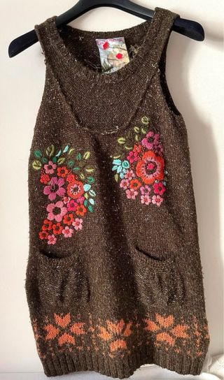 Vestido Desigual bordado floral marrón