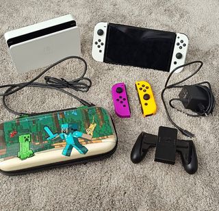 Nintendo Switch OLED completamente bianco