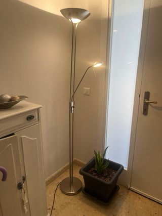 Lámpara de pie de salón