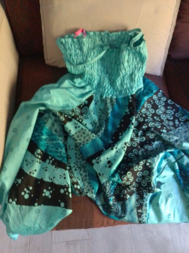 Pantalón bombacho estampado azul y verde