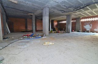 Local comercial en alquiler en Carral
