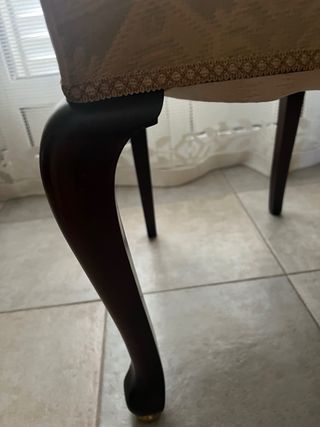 Silla antigua madera y tapizado beige