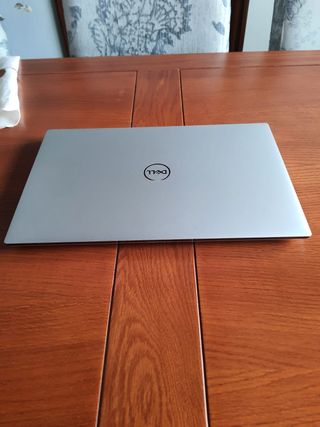 Notebook Dell XPS 15 9510: argento, interno nero