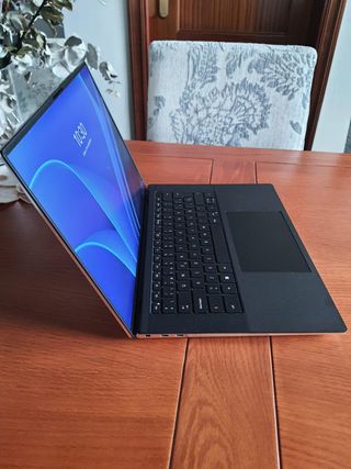Notebook Dell XPS 15 9510: argento, interno nero