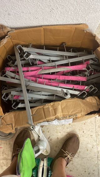 300 apliques para colgar en la parada de mercaeill