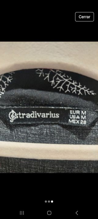 Camisa Stradivarius floral negra