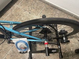 Bicicleta Helliot con rodillo