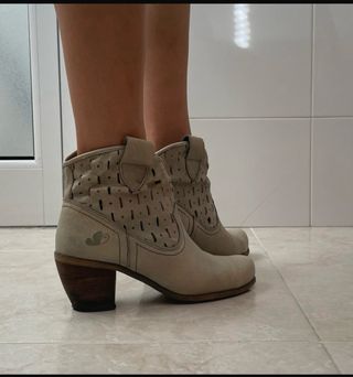 Botines piel beige talla 38