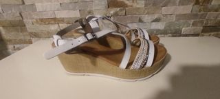Sandalias cuña piel blanca talla 40