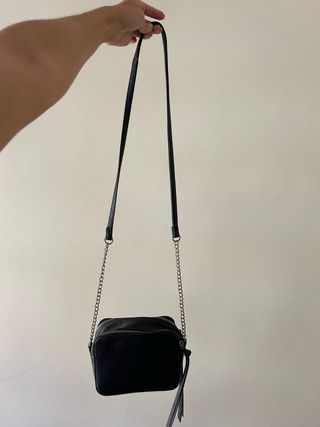 Bolso negro elegante.