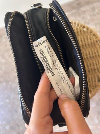Bolso negro elegante.
