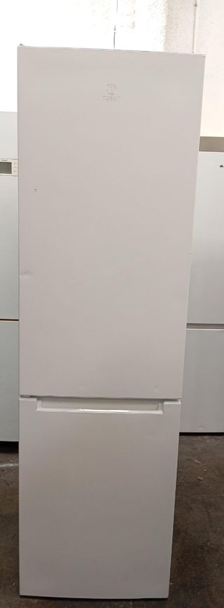 Nevera Indesit 2m alto x 60cm ancho