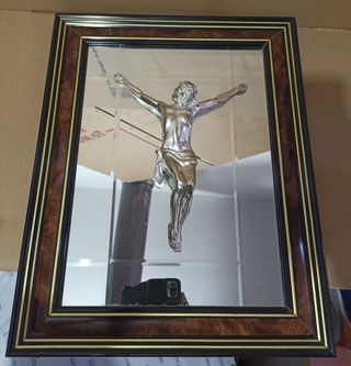 Cornice con Crocifisso in Metallo