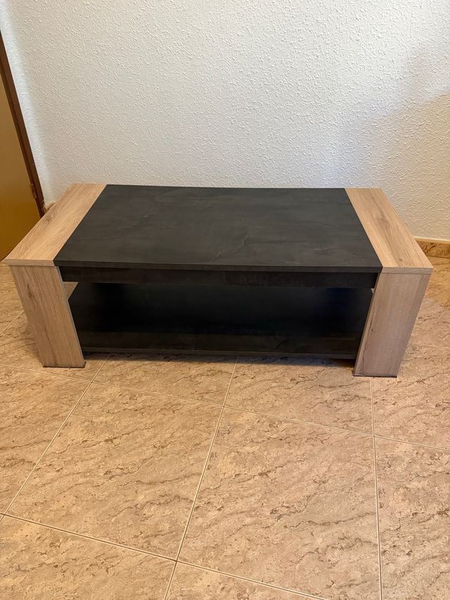 Mesa de salón moderna