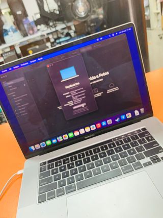 MacBook Pro 16 2019 i7 16GB RAM Plata 500 GB ROM