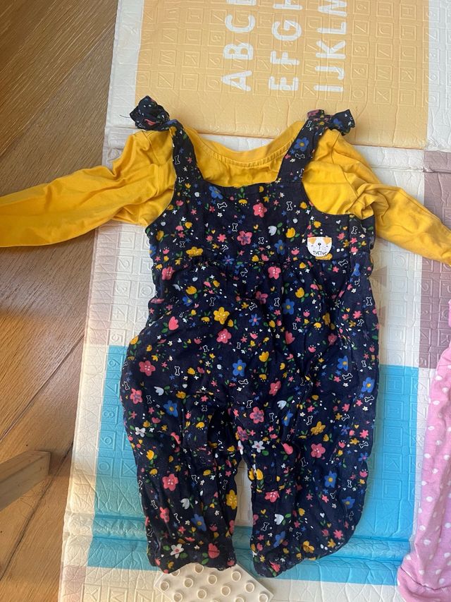 Conjunto TUC-TUC floral azul y amarillo mostaza