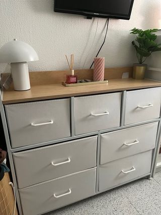 Cómoda de dormitorio blanca con cajones 29x98,2x70