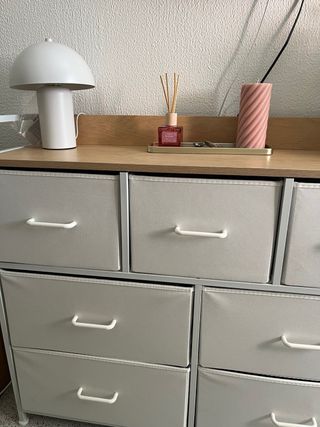 Cómoda de dormitorio blanca con cajones 29x98,2x70