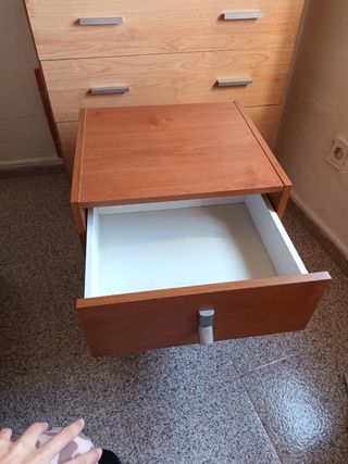 Cajonera de noche de madera