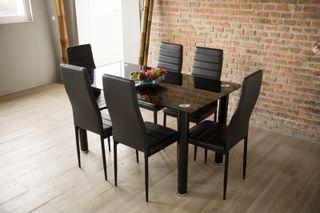 Mesa Negra con 6 o 4 Sillas