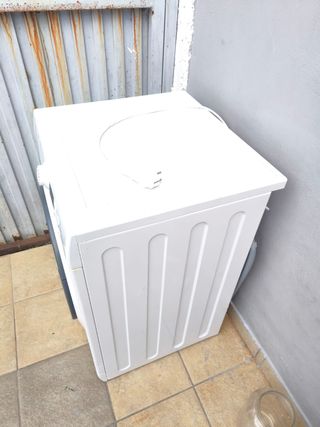 Lavadora blanca