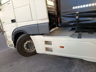 Se vende cabeza tractora DAF XF 480 por jubilación