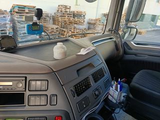 Se vende cabeza tractora DAF XF 480 por jubilación