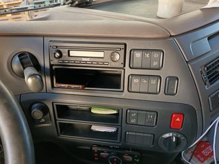 Se vende cabeza tractora DAF XF 480 por jubilación