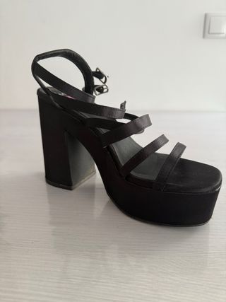 Sandalias de plataforma Ulanka negras