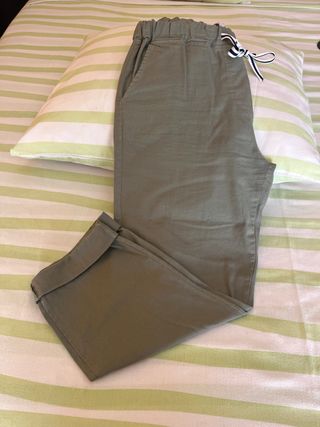 Pantalón chino verde oliva