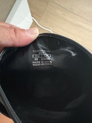 Botines Zara con cadenas y perlas