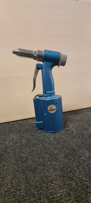 Remachadora Neumática Azul