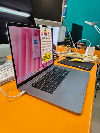 MacBook Pro 16 i9 16GB RAM Gris Espacial