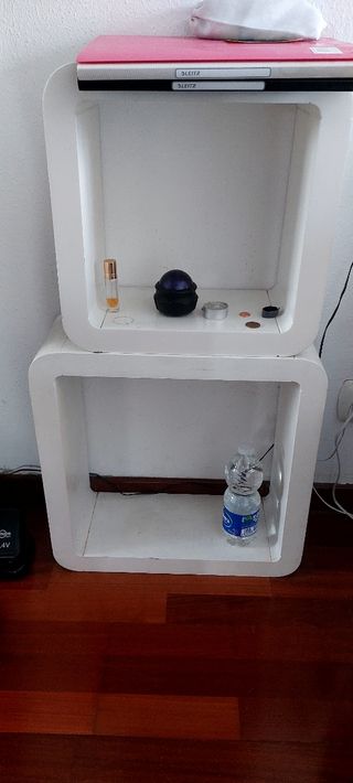 Estantería blanca de madera