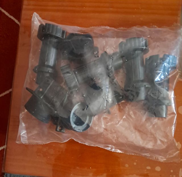 Vendo 4 patas para muebles de cocina