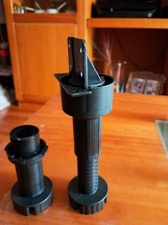 Vendo 4 patas para muebles de cocina