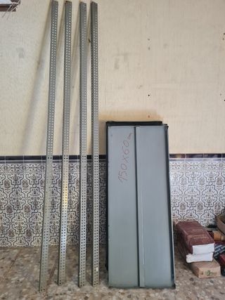 Estantería de hierro para colgar