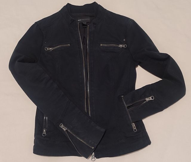 Chaqueta Negra Mujer i chaqueta vaquera.